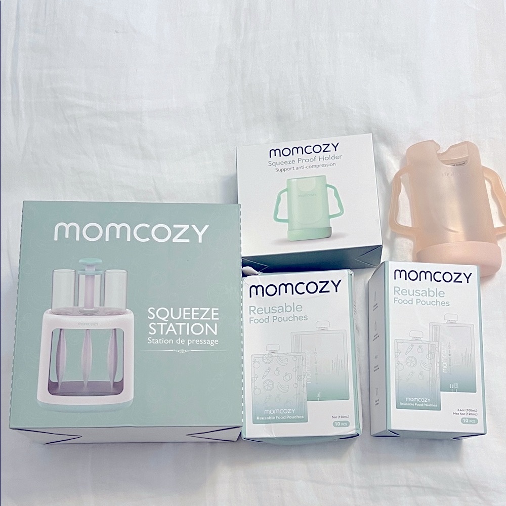 Momcozy Squeeze Station with Reusable Pouches - Mint Green and Cream